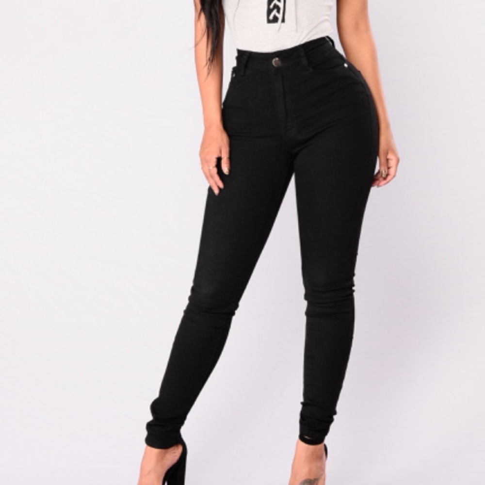 FashionNova’s Walk away skinny jeans